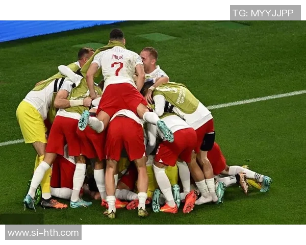 莱万：我经常带伤上场，肋骨骨折也硬撑；不着急决定未来